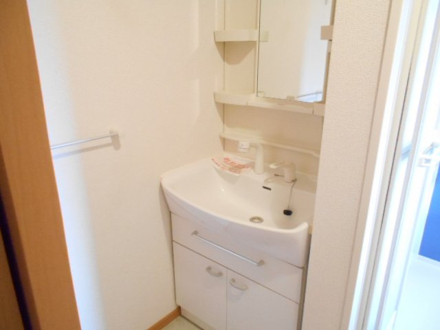 コートデイジーＢの洗面所