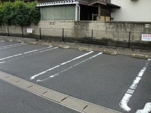 サンリット青柳Ｂの駐車場