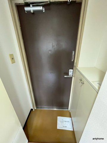 シティハイツピコの玄関