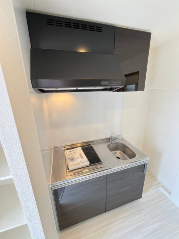大阪市西淀川区姫島１丁目のアパートのキッチン|コンパクトなキッチンで掃除もラクラク