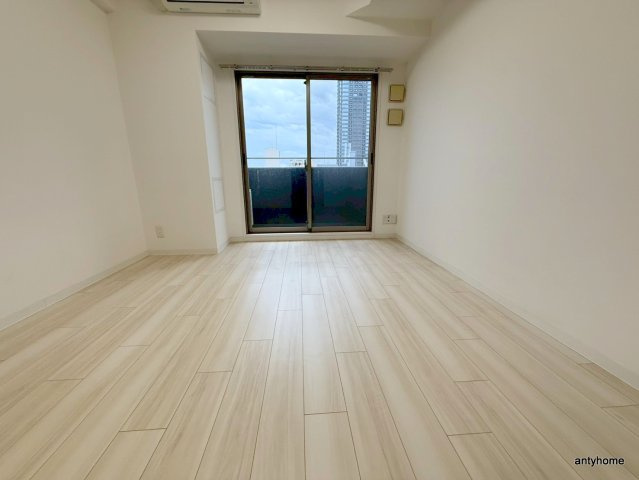 エスリード大手前　仲介手数料無料の居間・リビング