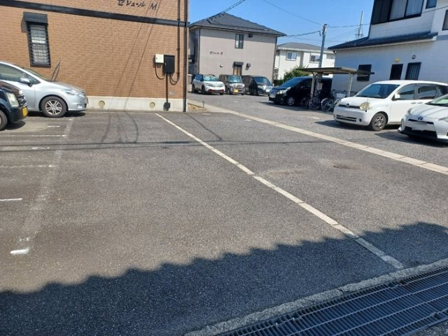 セジュールＲの駐車場