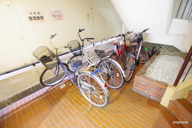 ユニーブル新大阪　仲介手数料無料の駐車場