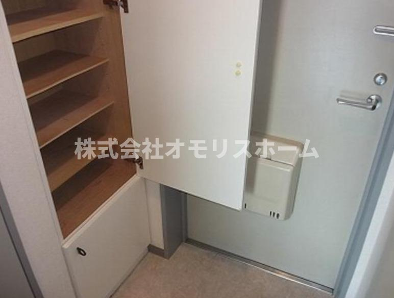 悠々コート西蒲田の玄関