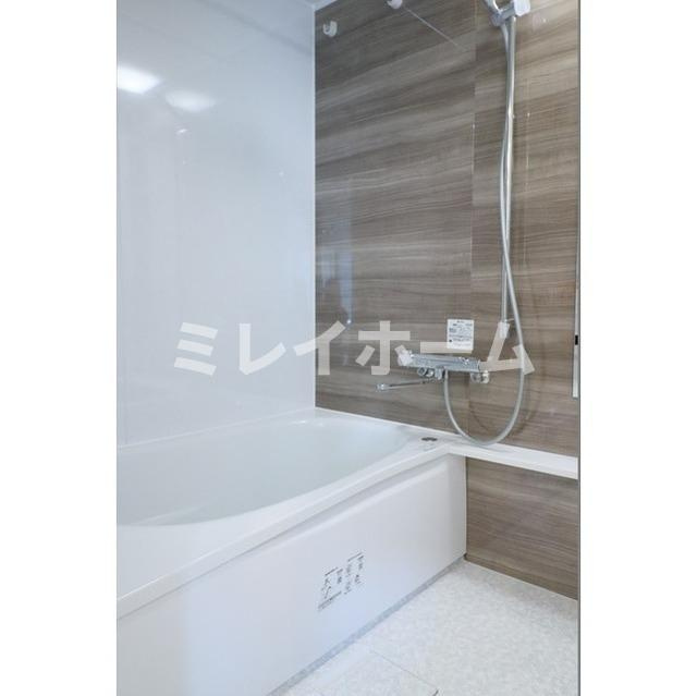 エフローレプルミエ武蔵小山の浴室
