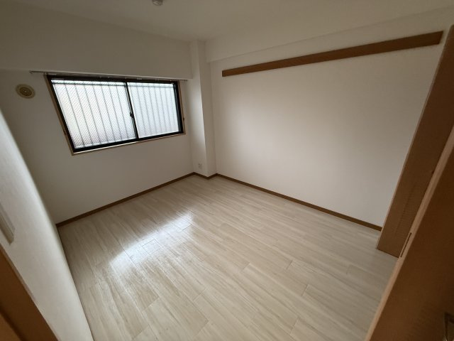 ホワイトハイツの寝室