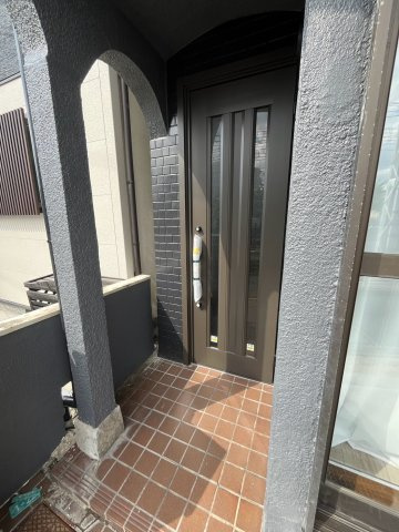 芦屋市翠ヶ丘町　テラスのエントランス