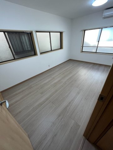 芦屋市翠ヶ丘町　テラスの寝室
