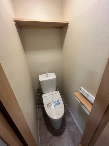 芦屋市翠ヶ丘町　テラスのトイレ