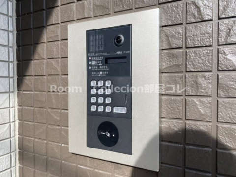 D-ROOM黄金のエントランス
