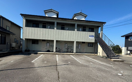 富山県下新川郡入善町　一棟アパートの外観