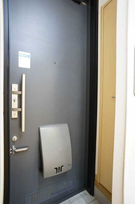クレール弦巻Ⅱ　積水ハウス施工　ネット無料　オートロックの玄関