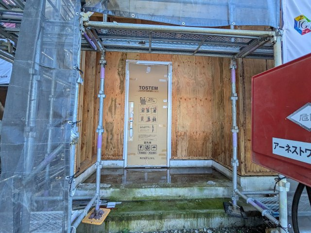 八王子市　叶谷町　新築一戸建て　１０期の玄関|～玄関は安心のWロックキーを採用～