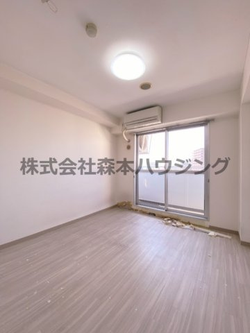 【洋室】 | 　ヴィラ守口 | 明るい洋室です
