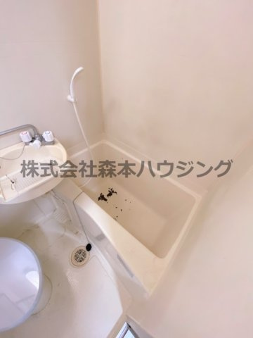 【浴室】 | 　ヴィラ守口 | 落ち着いた空間のお風呂です