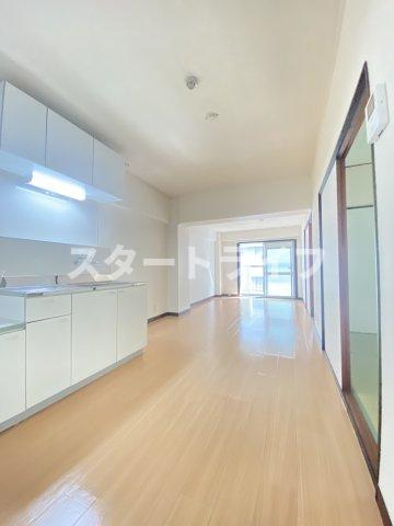 大阪市東淀川区東中島２丁目の賃貸マンションの居間・リビング
