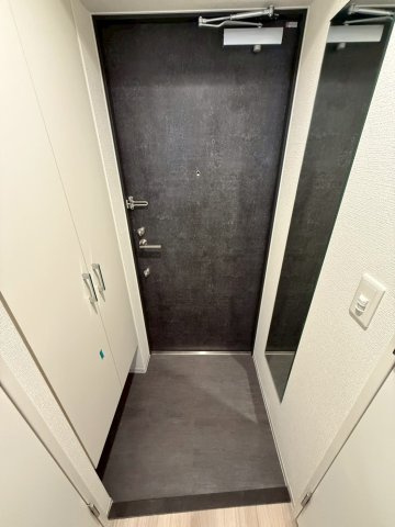 セレニテ神戸駅前アリエの玄関