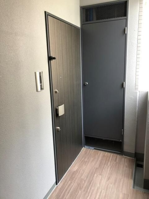 ＧＬＡＣＩＥＲ神保町の玄関