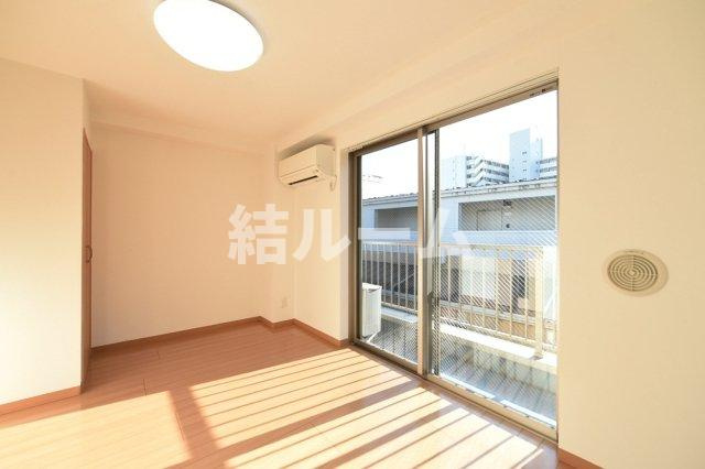 板橋区成増２丁目の賃貸マンションの居間・リビング