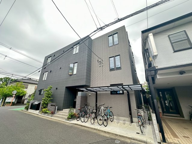 パークメゾン高鼻の外観