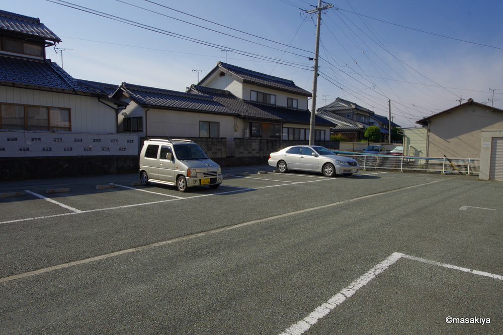 パレ・メルヴェイユーの外観|駐車場