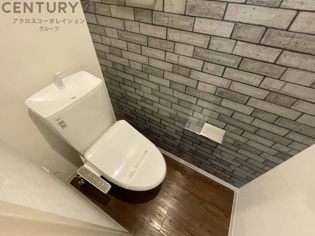 温水洗浄便座付きのトイレです♪