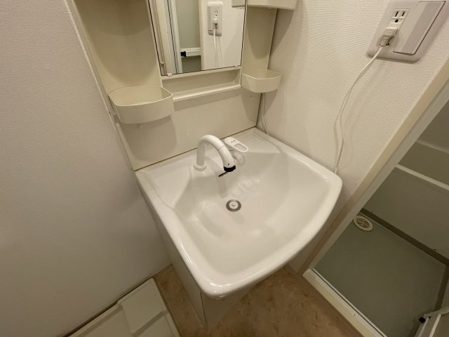 SWISS梅田東の独立洗面台