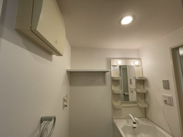 SWISS梅田東の洗面所