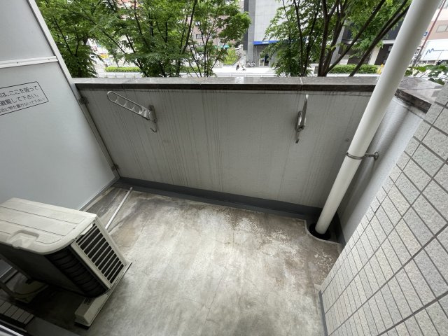 SWISS梅田東のバルコニー