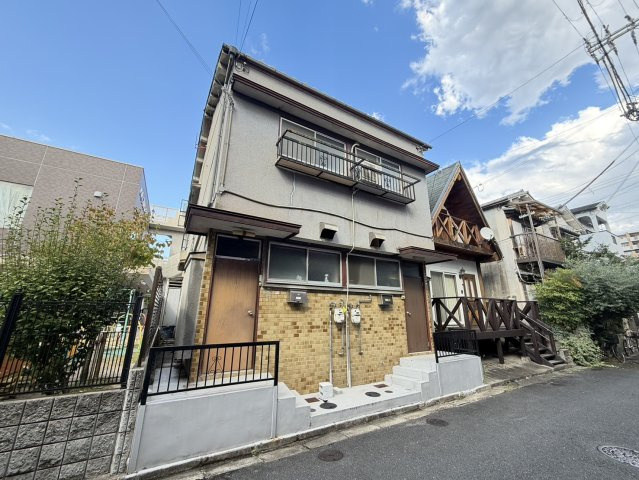 寝屋川市石津東町テラスの外観