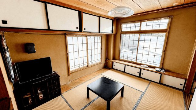 満室想定賃料 420万　想定利回り 72.4％　鉄骨造/陸屋根の和室