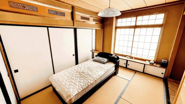 満室想定賃料 420万　想定利回り 72.4％　鉄骨造/陸屋根の和室