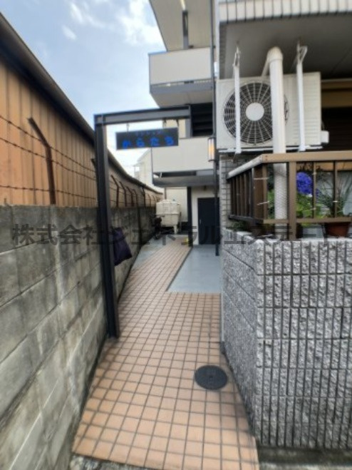 マンションからたちのエントランス