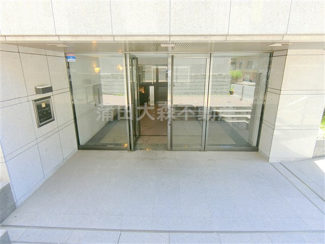 ルーブル東蒲田弐番館のエントランス
