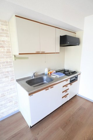 ウエスタンコートハウスのキッチン|※別部屋のイメージ写真です。