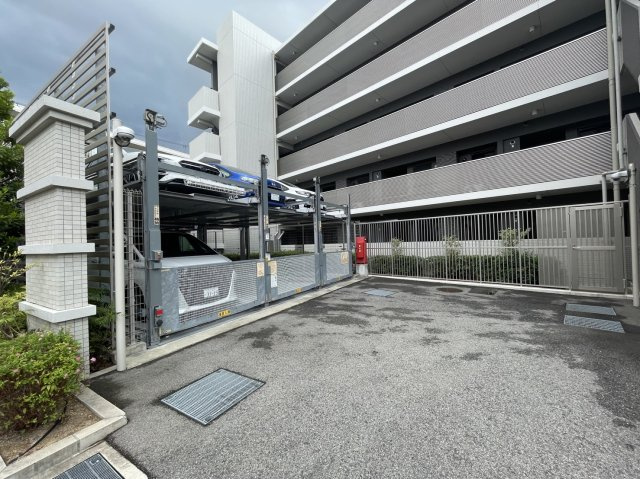 ブランズ甲子園浜田町の駐車場