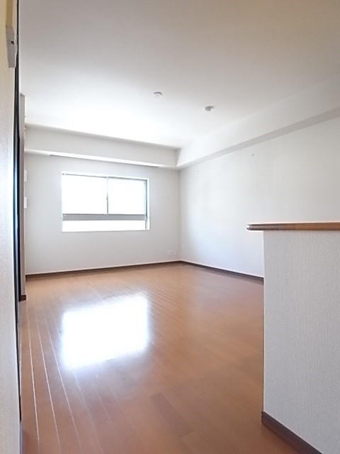 ノブレ甲子園口の居間・リビング