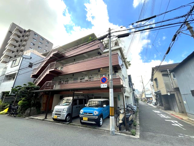 ウスヰマンションの外観
