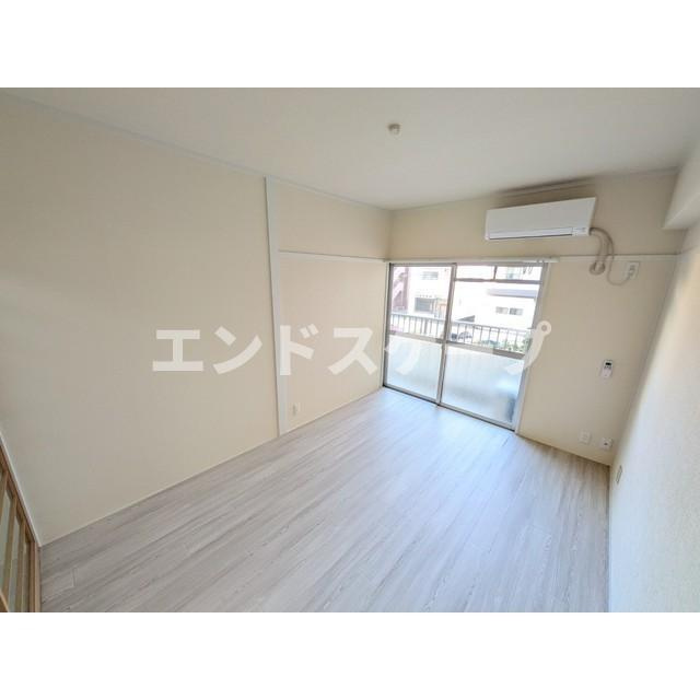 ハイツ荒川の居間・リビング|高崎、前橋のお部屋探しはエンドスケープまで！お客様の理想お聞かせ下さい♪