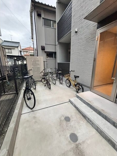 サプ二ィ荒中町の駐車場