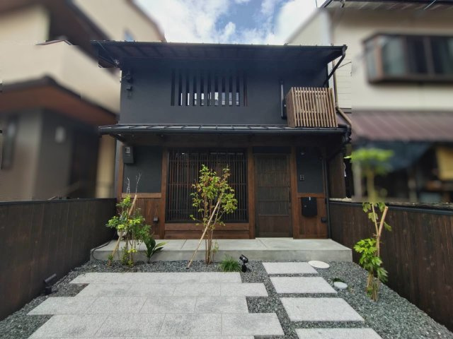 オシャレな京町家◆日本庭園を眺めるテラス◆暮らしに嬉しい設備が充実◆駐車１台可能◆北区紫野郷ノ上町の外観|外観