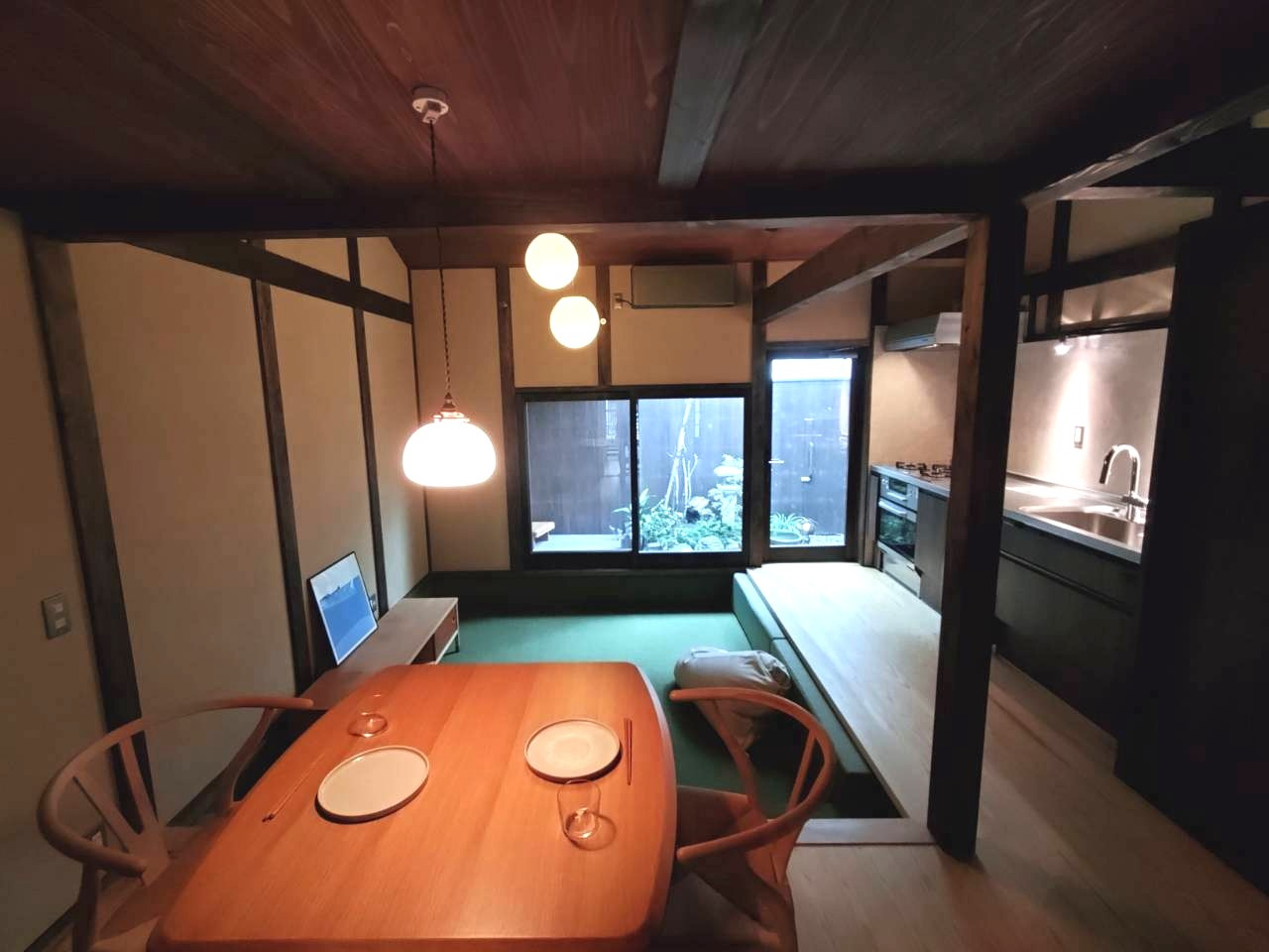 オシャレな京町家◆日本庭園を眺めるテラス◆暮らしに嬉しい設備が充実◆駐車１台可能◆北区紫野郷ノ上町の居間・リビング|リビング