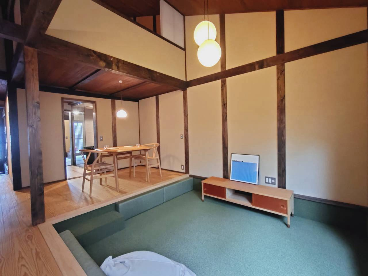 オシャレな京町家◆日本庭園を眺めるテラス◆暮らしに嬉しい設備が充実◆駐車１台可能◆北区紫野郷ノ上町の居間・リビング|リビング