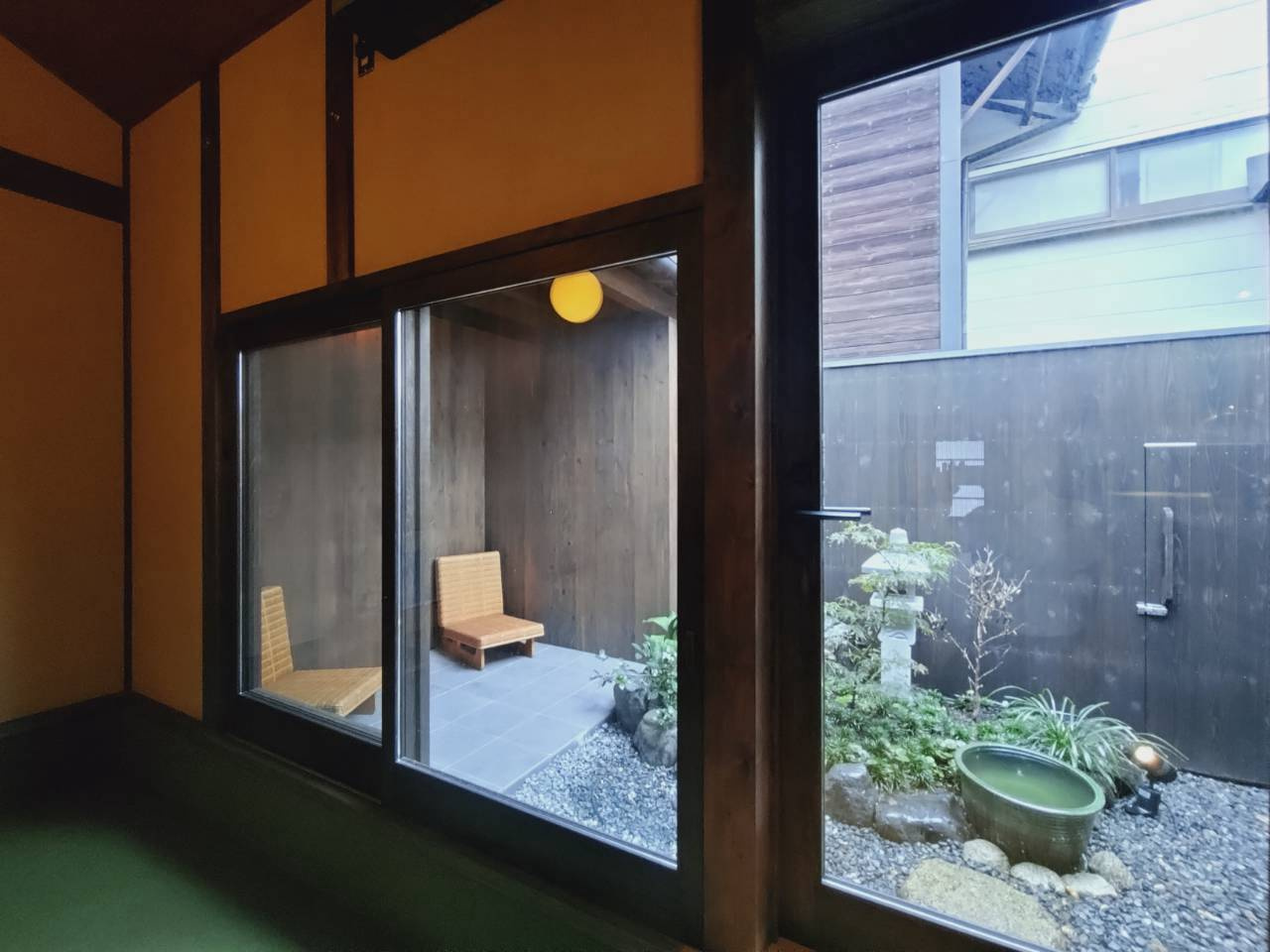 オシャレな京町家◆日本庭園を眺めるテラス◆暮らしに嬉しい設備が充実◆駐車１台可能◆北区紫野郷ノ上町の庭|庭
