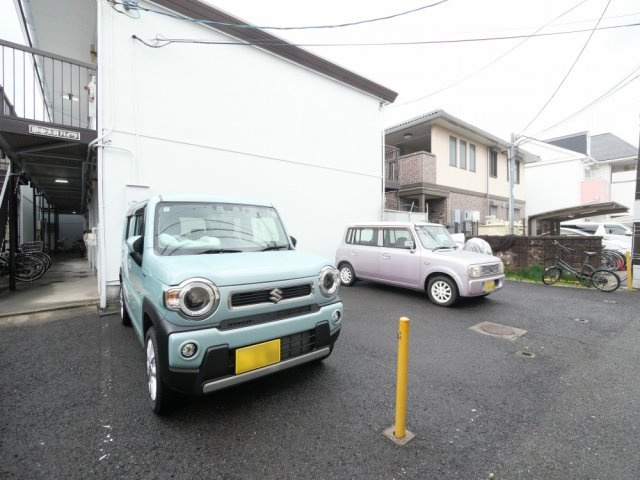 田中・大村ハイツの駐車場