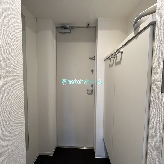 セレニテ本町東リアンの玄関