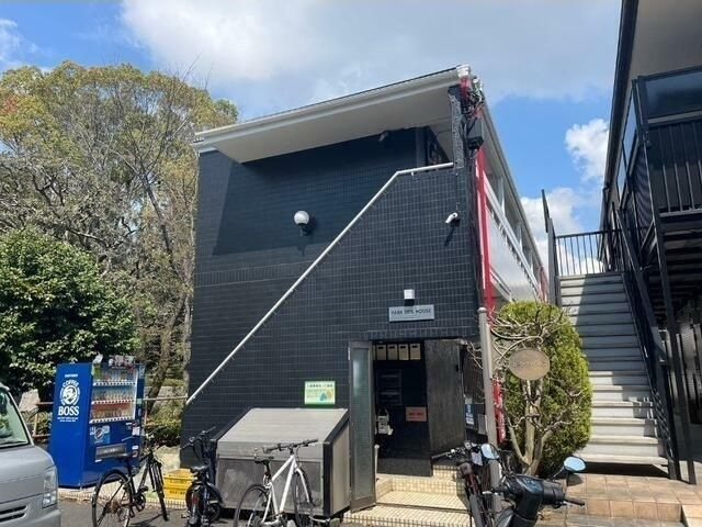 ＰＡＲＫ　ＳＩＤＥ　ＨＯＵＳＥのエントランス