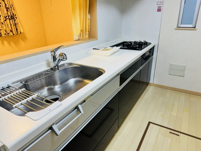 八王子市　上壱分方町　中古戸建てのキッチン|～使い勝手の良いシステムキッチン～