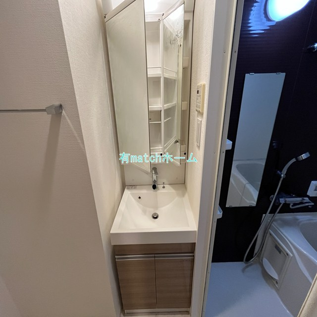 フロンティアコート堺筋本町の洗面所