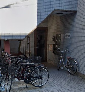 田中ビルの玄関